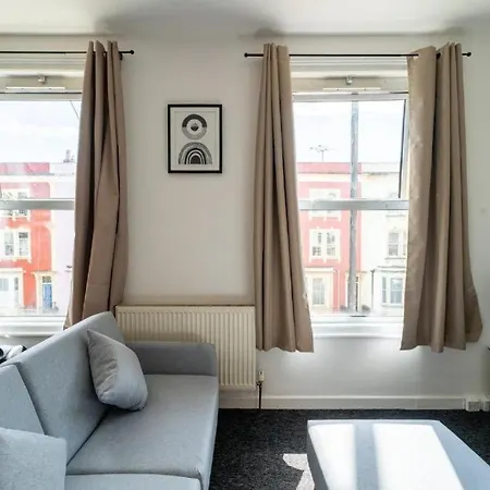 Comfy 1br Flat And Sofa Bed Бристоль