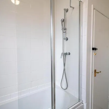 Comfy 1br Flat And Sofa Bed Apartman