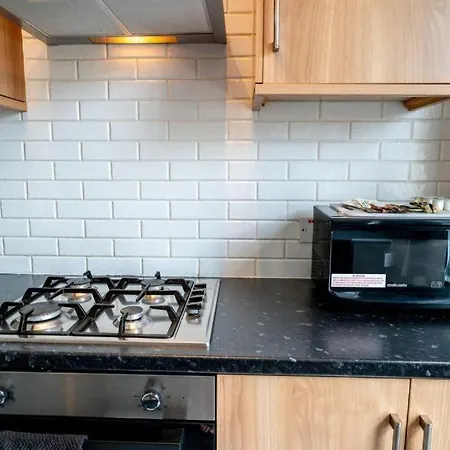 Comfy 1br Flat And Sofa Bed Bristol