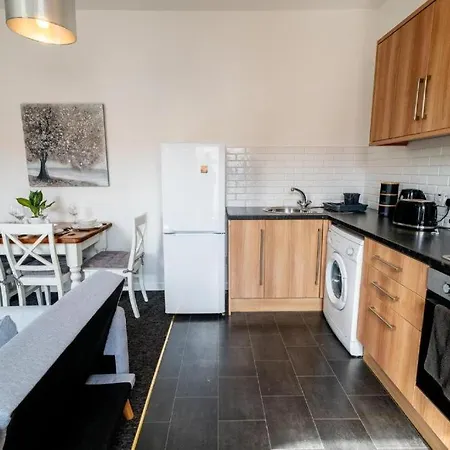 דירה Comfy 1br Flat And Sofa Bed